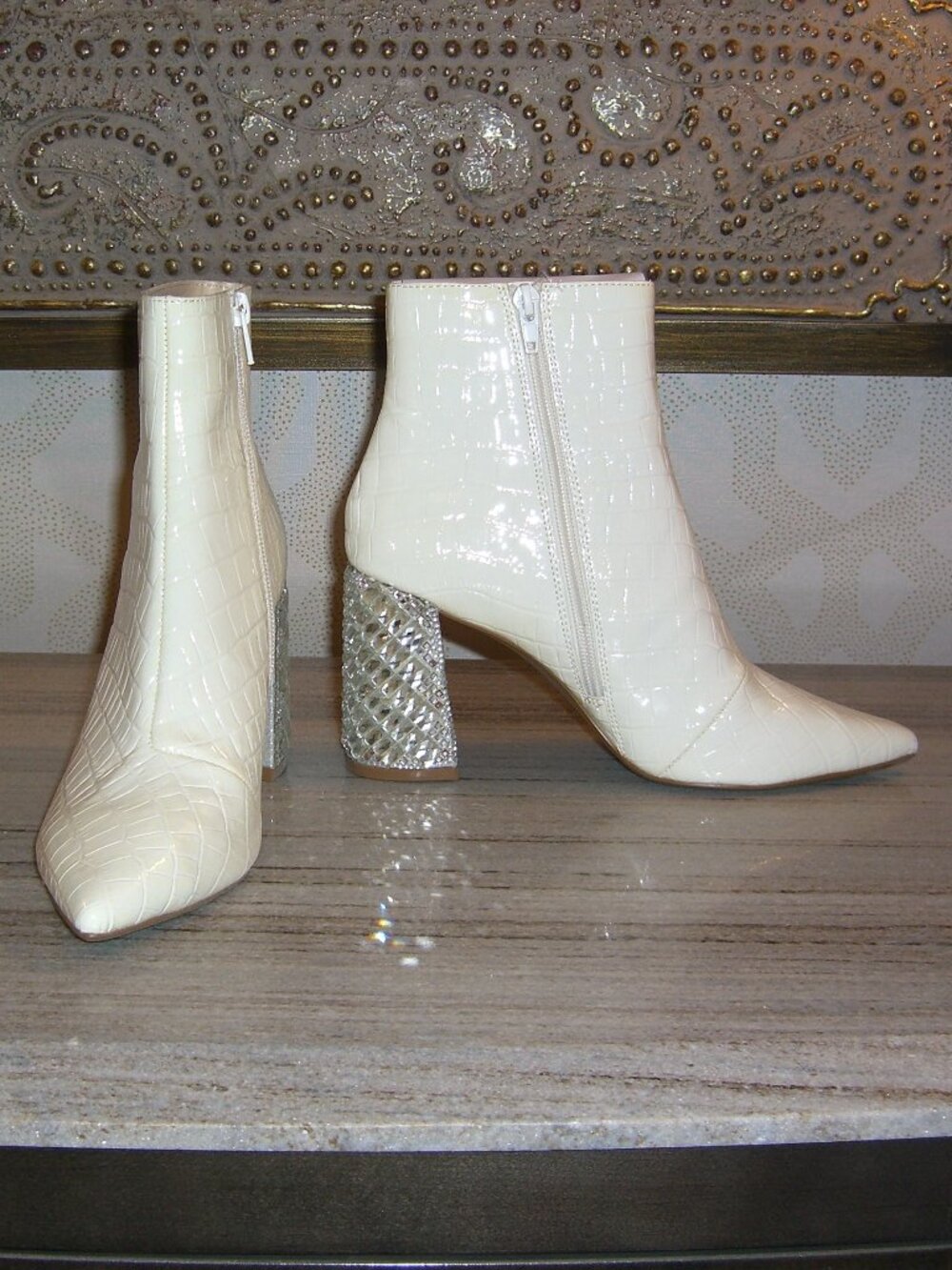 NIB BETSEY JOHNSON WHITE EMBELLISHED HEEL ANKLE BOOTS 7.5M